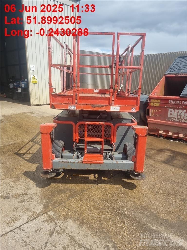SkyJack SJ 6832 RT Makasli platformlar