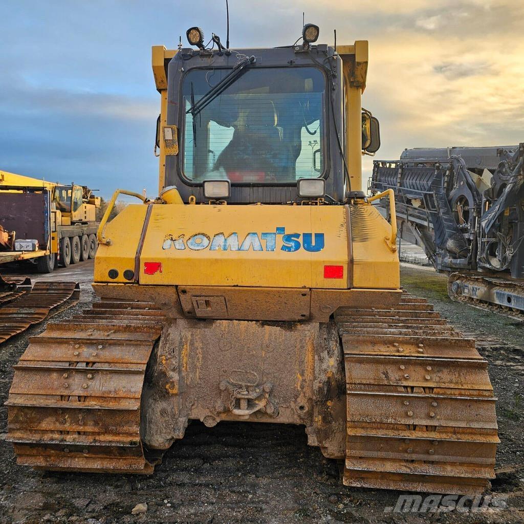 Komatsu D61PX-15F0 Paletli dozerler
