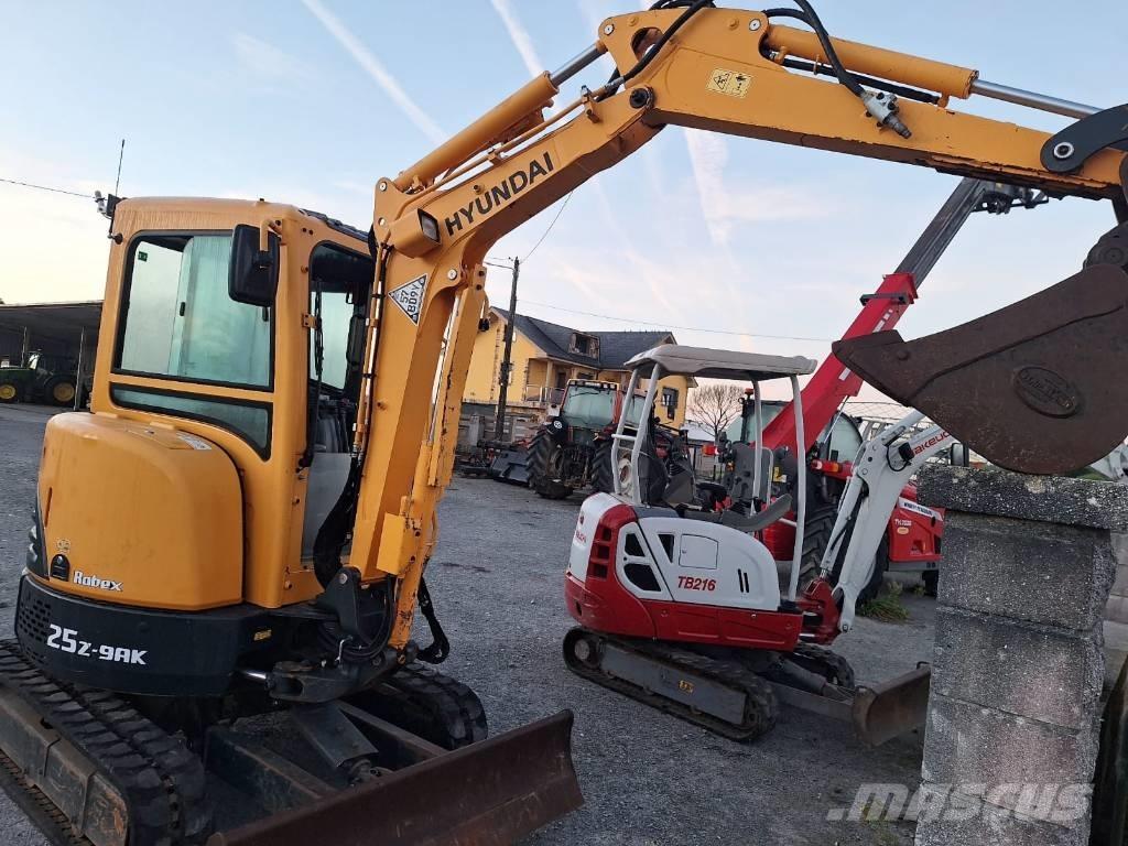 Hyundai 25 Z-9 AK Mini ekskavatörler, 7 tona dek