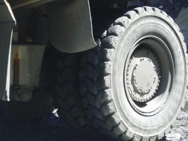 CAT 777 Yol disi kaya kamyonu