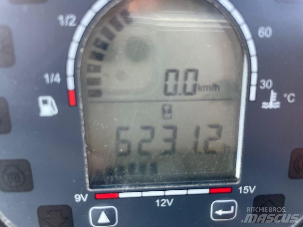 Nilfisk CR 3500 Cadde süpürücüler