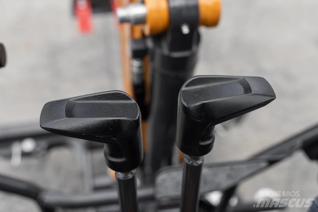 CASE CX 15 EV Mini ekskavatörler, 7 tona dek