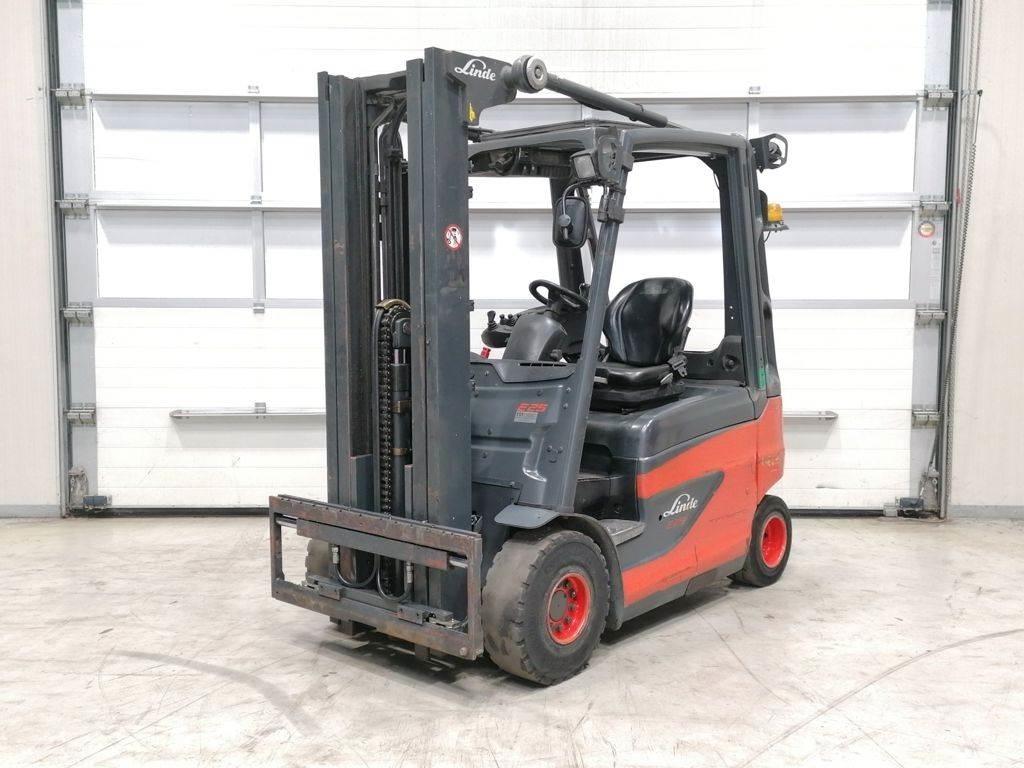 Linde E25-01 Elektrikli forkliftler