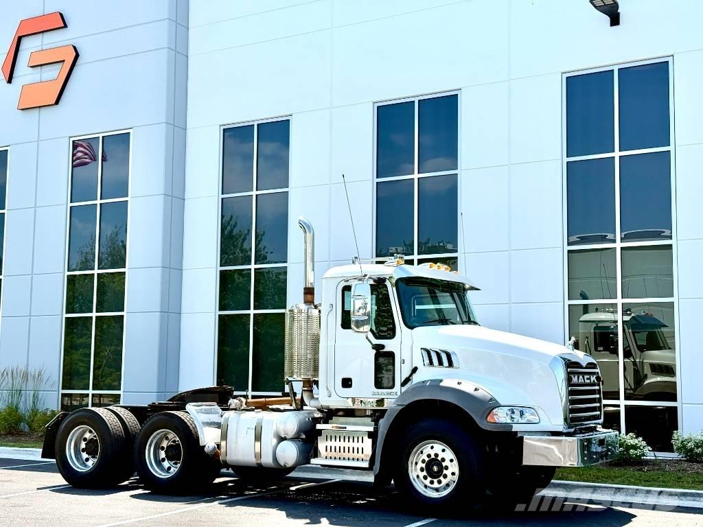 Mack GU 813 Çekiciler