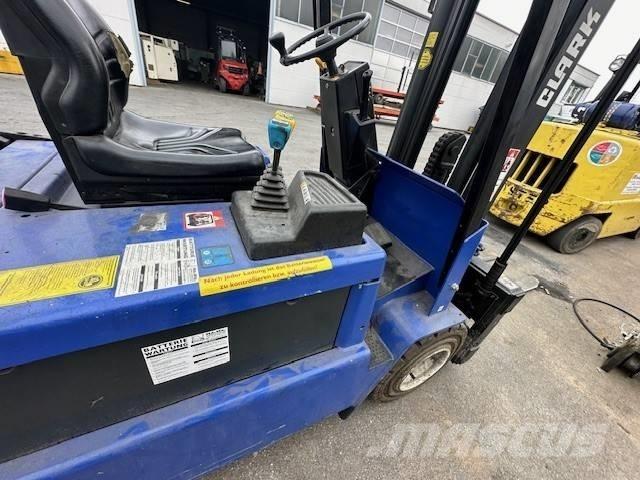 Clark EM 2,5 Elektrikli forkliftler