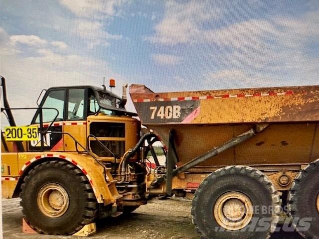 CAT 740 B Belden kirma kaya kamyonu