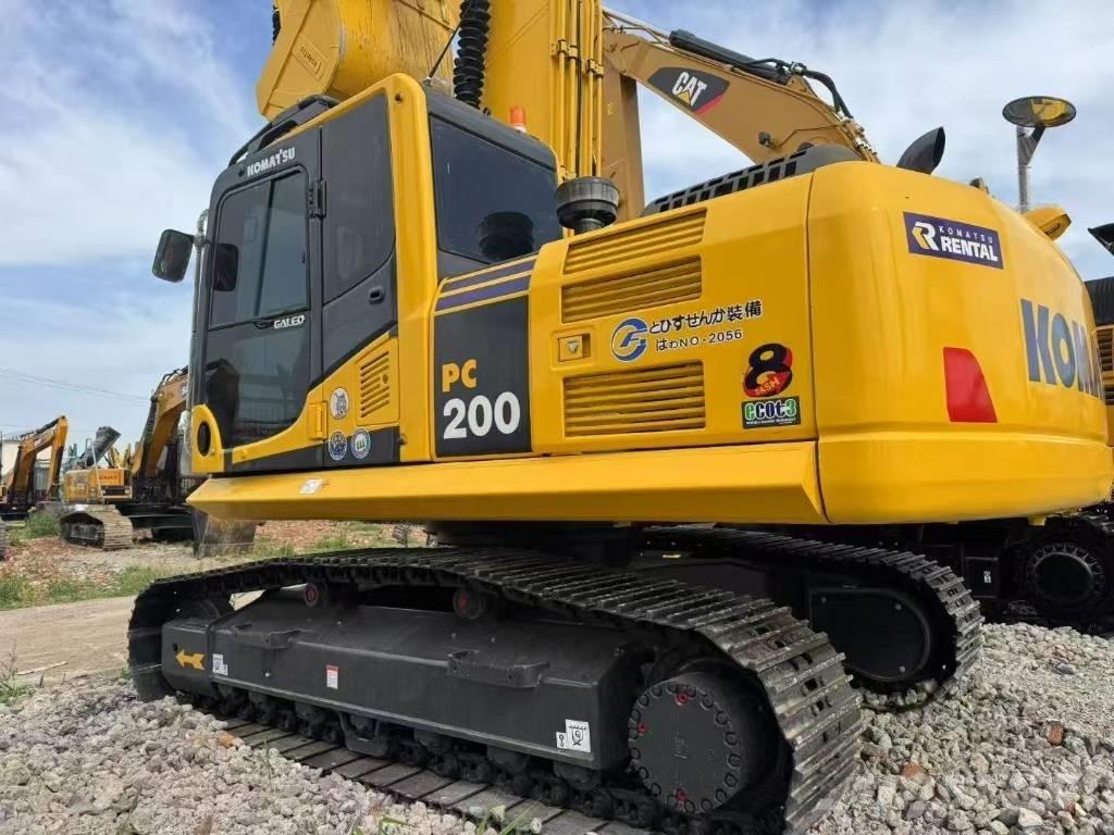 Komatsu 200-8 Paletli ekskavatörler