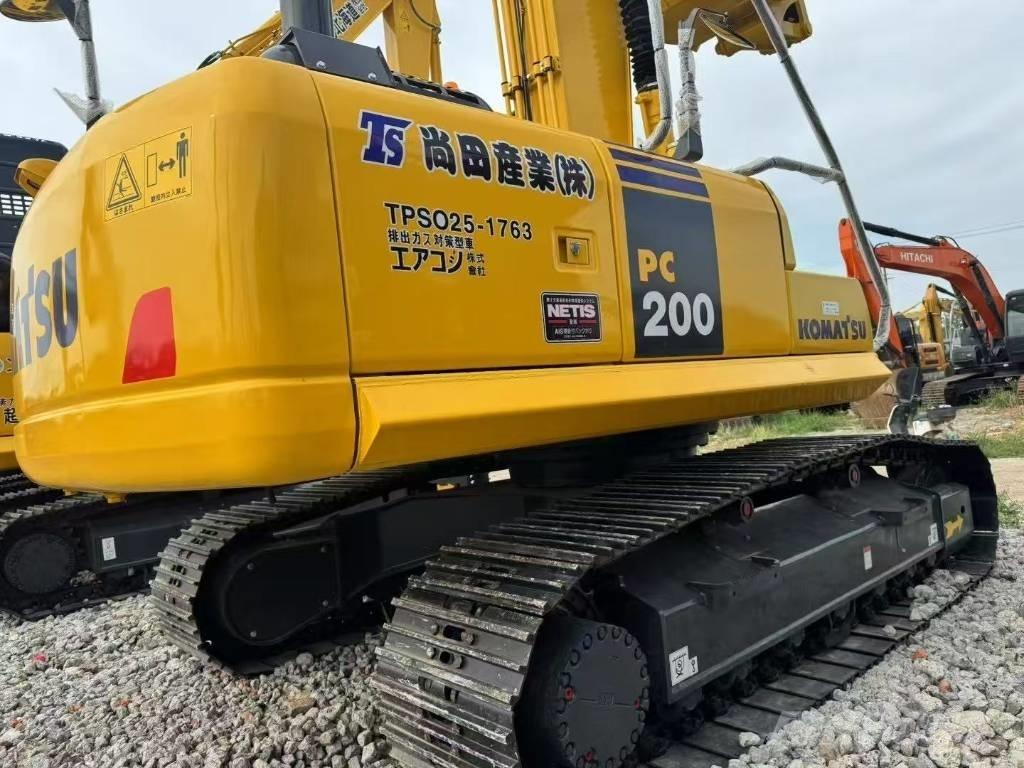 Komatsu 200-8 Paletli ekskavatörler