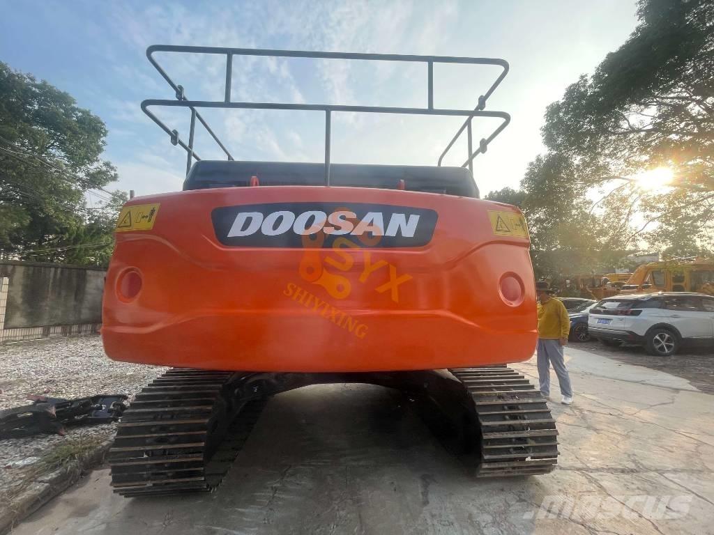 Doosan DX 300 Paletli ekskavatörler