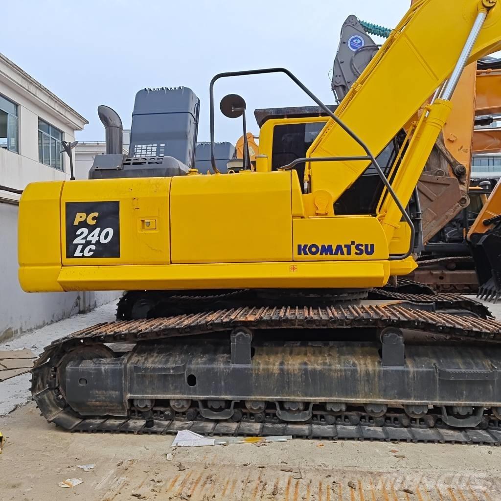 Komatsu PC 240 LC-8 Paletli ekskavatörler