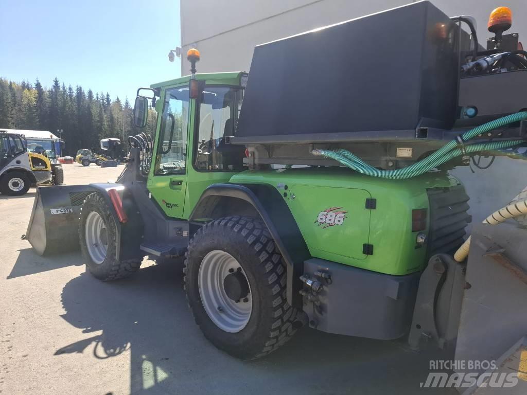LM Trac 686 Tekerlekli yükleyiciler