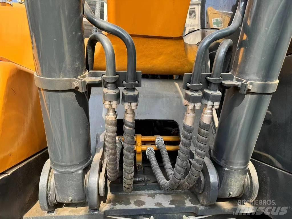 Hyundai R220LC-9S Paletli ekskavatörler