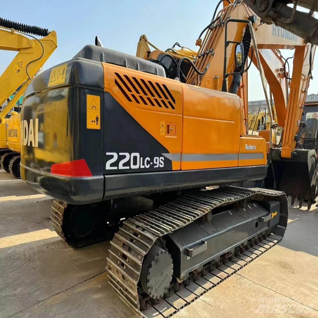 Hyundai R220LC-9S Paletli ekskavatörler