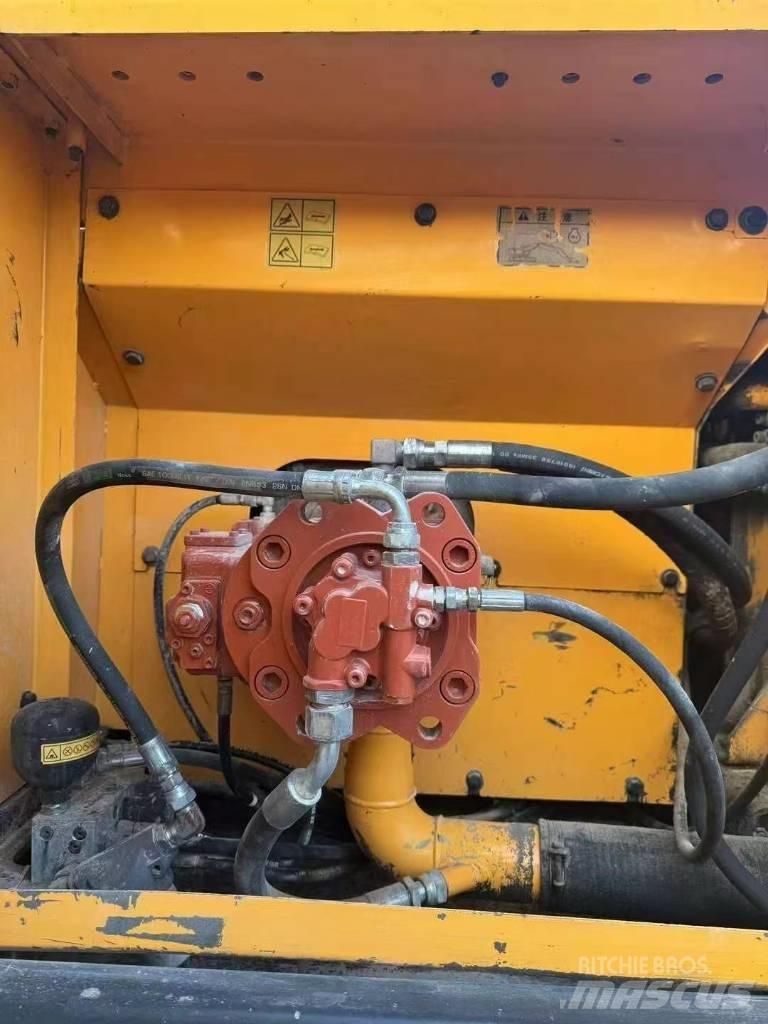Hyundai Robex 215-7 Paletli ekskavatörler