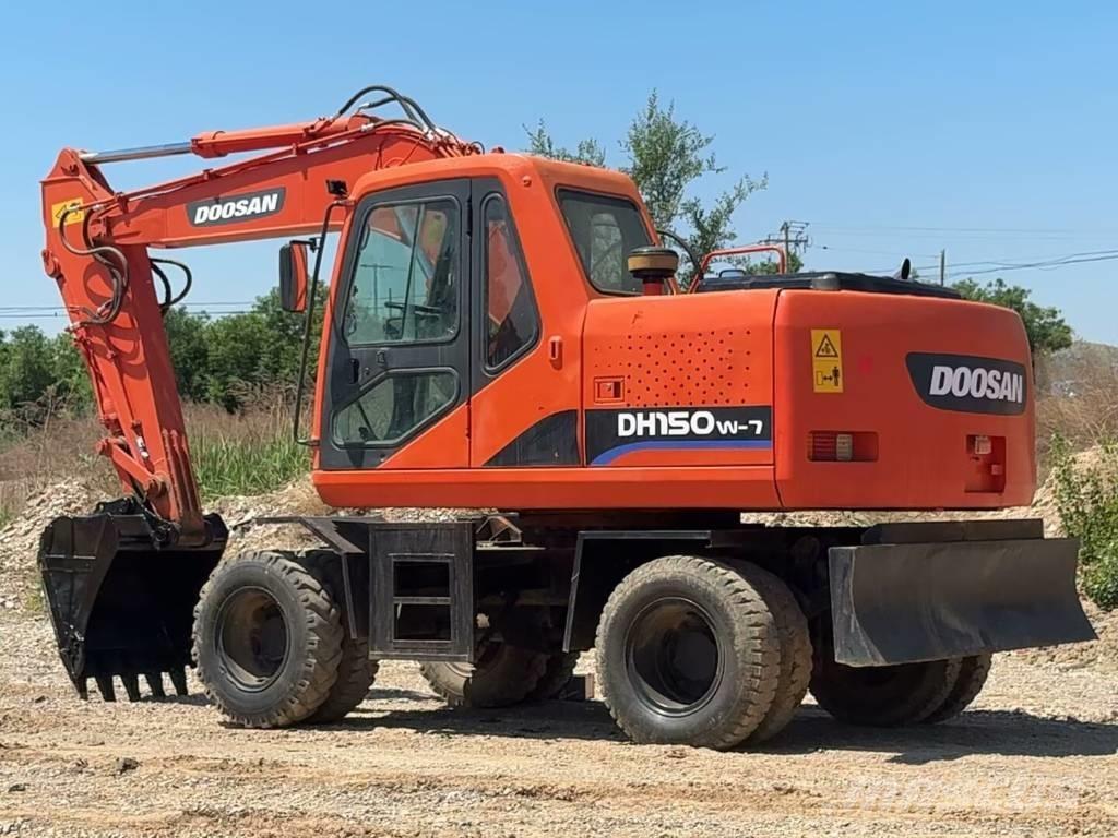 Doosan DH150 W-7 Lastik tekerli ekskavatörler