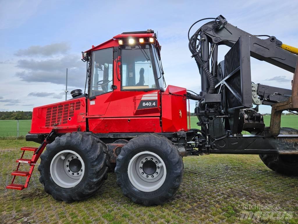 Komatsu 840.4 Tomruk yükleyici traktörler
