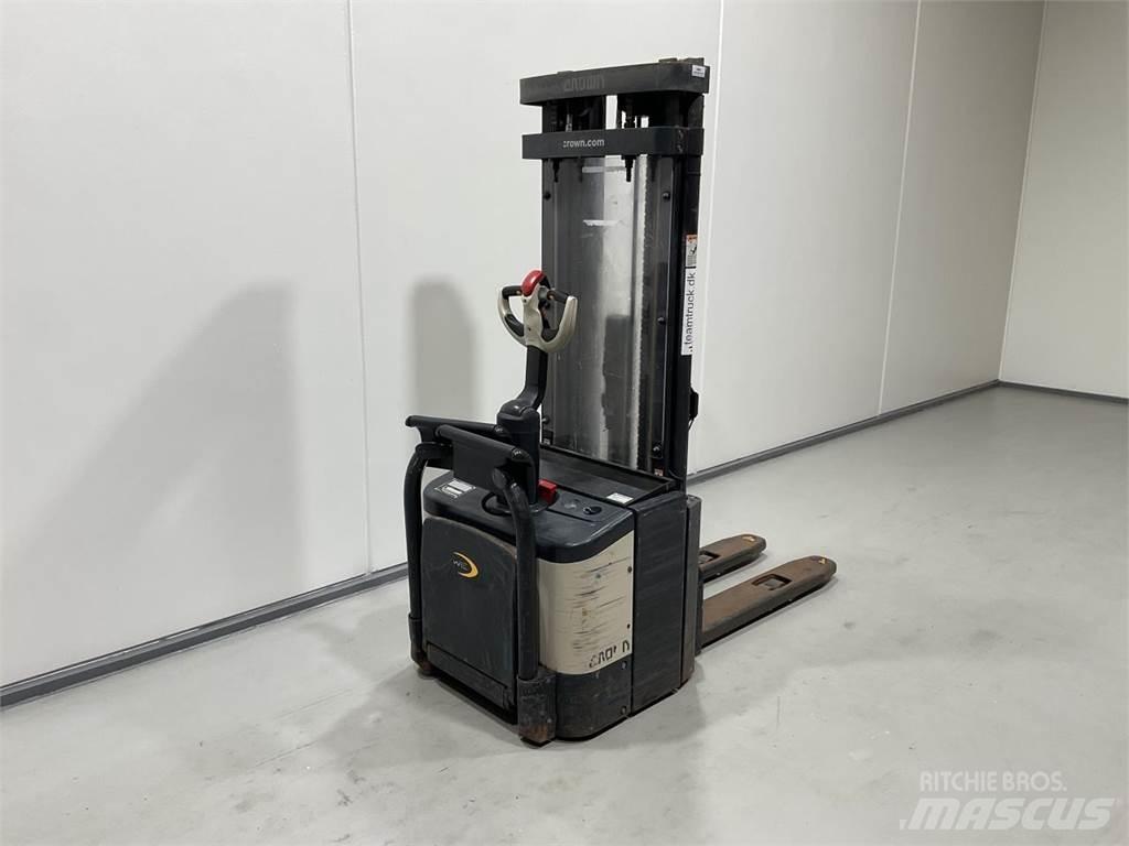 Crown WE2300S Akülü depo ekipmanları