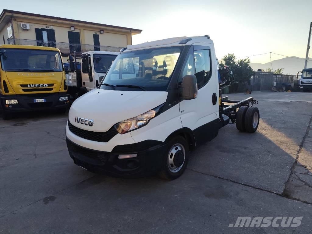 Iveco Daily 35-150 Araç üzeri vinçler