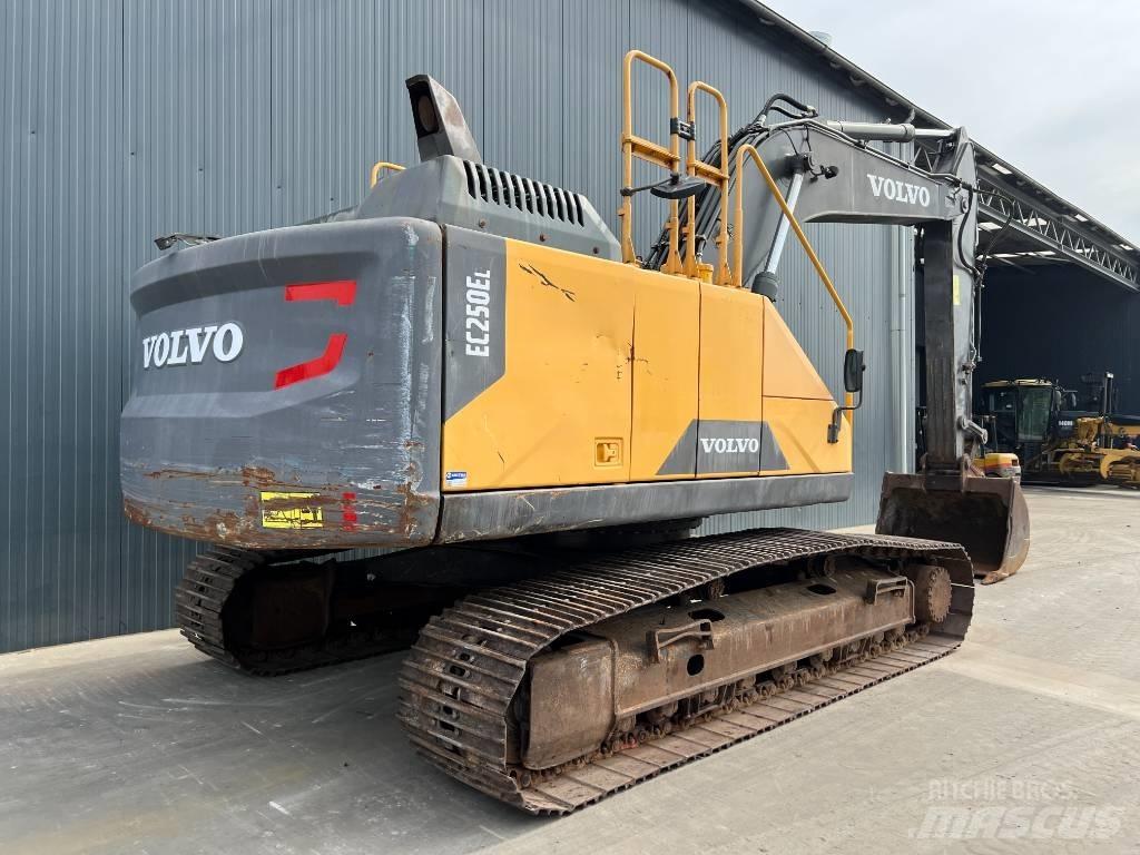 Volvo EC 250 EL Paletli ekskavatörler