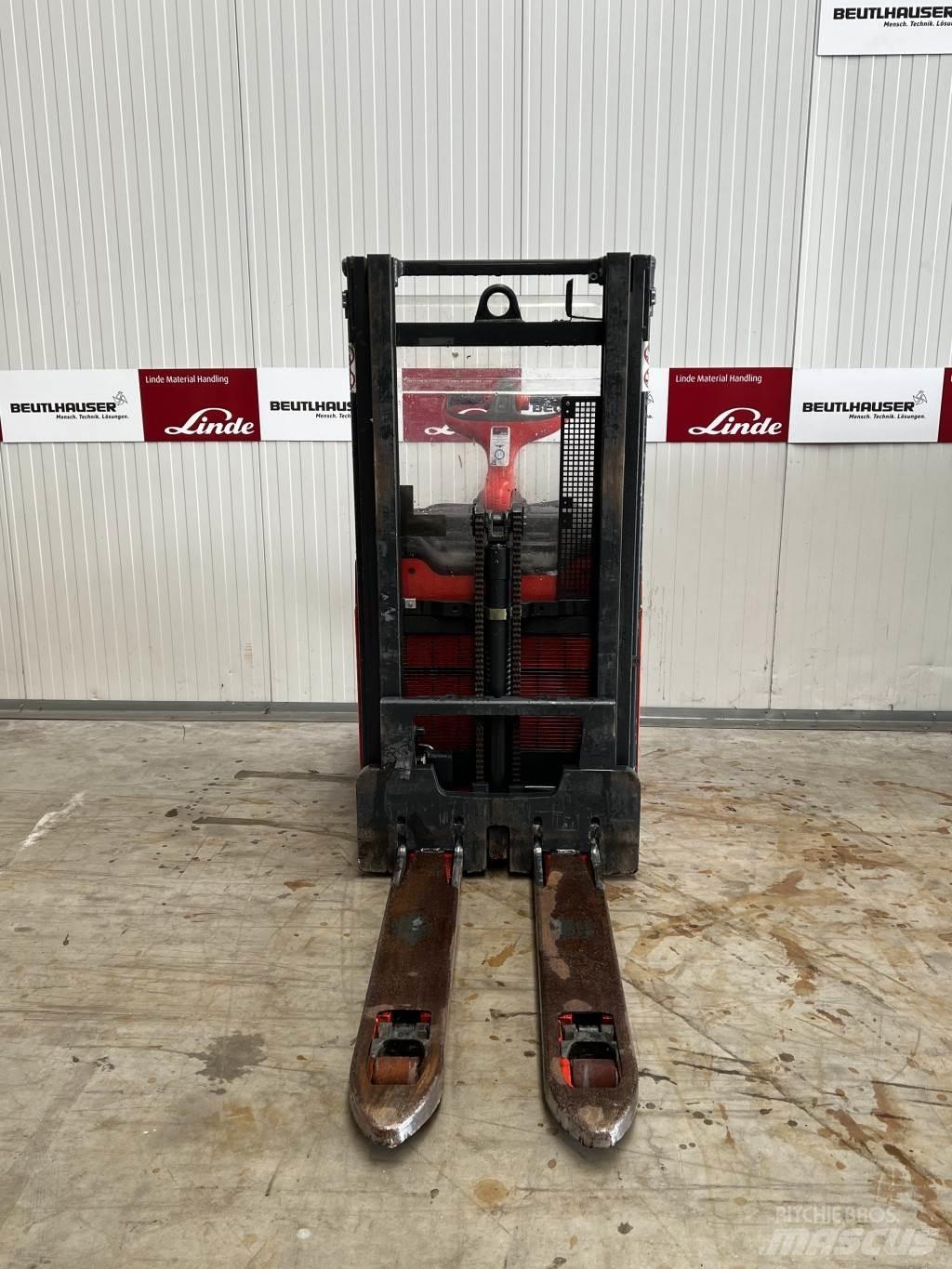 Linde D12AP Yaya kumandali istif makinasi