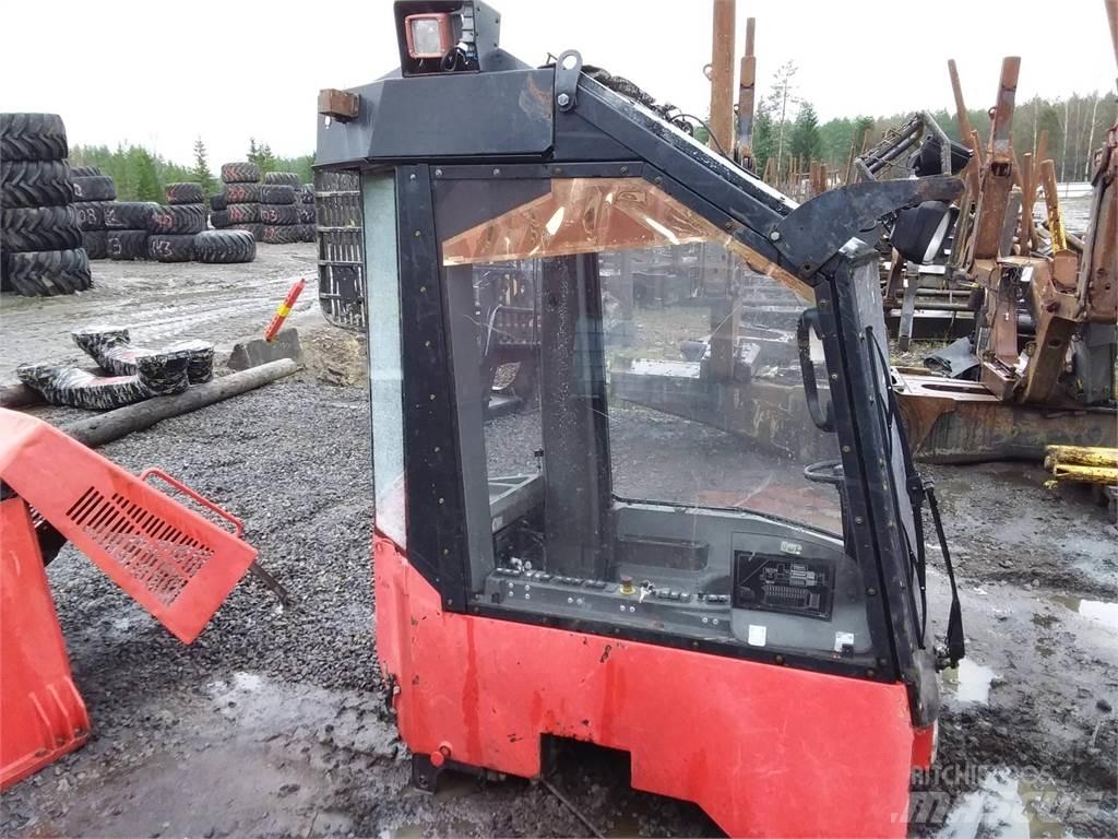 Valmet 911.1 Kabin