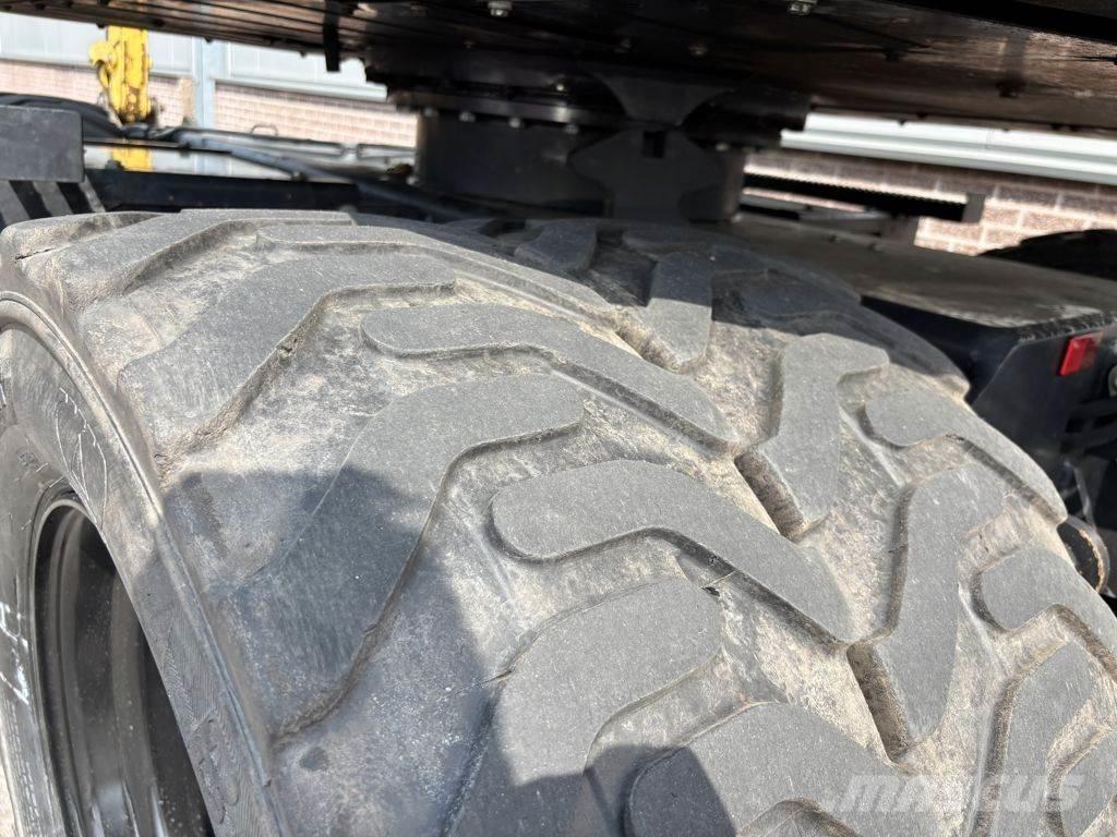 Yanmar B75W Lastik tekerli ekskavatörler