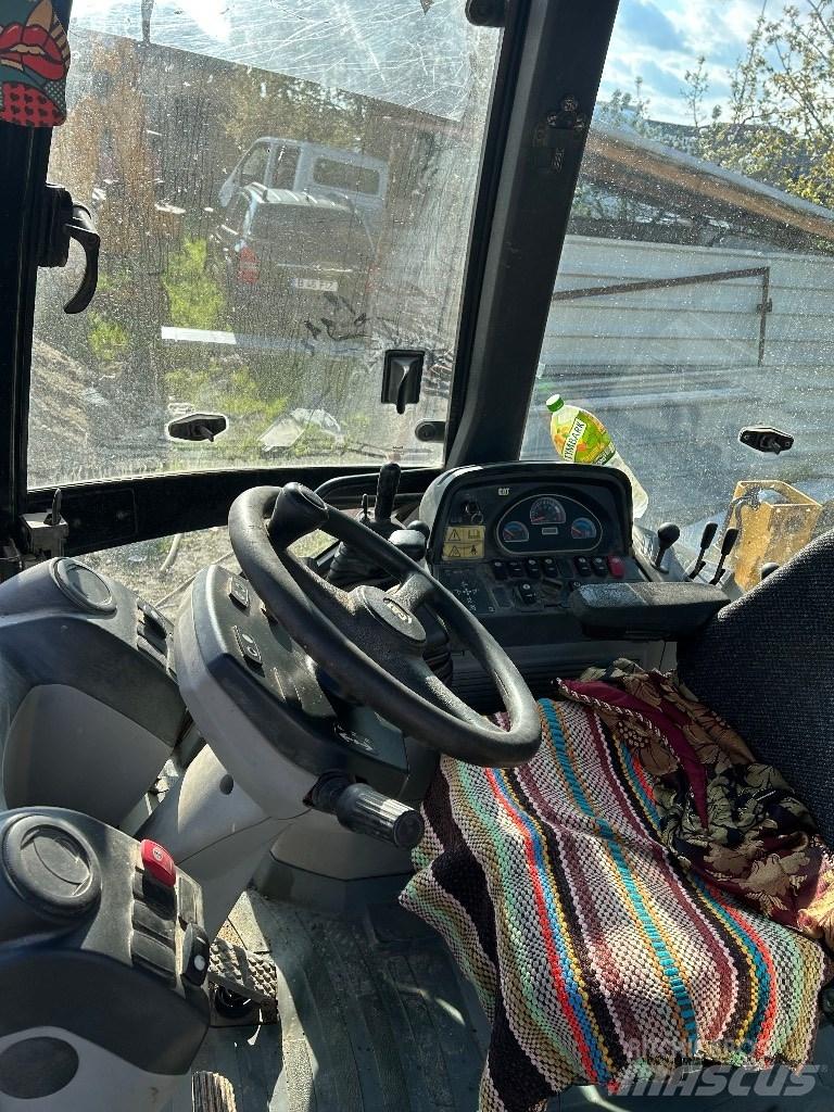 CAT 422 E Kazıcı yükleyiciler - beko loder