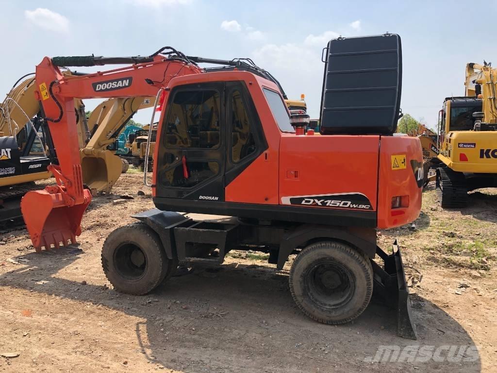 Doosan DX150W Paletli ekskavatörler
