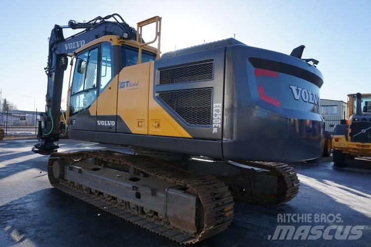 Volvo EC 250 E NL Paletli ekskavatörler