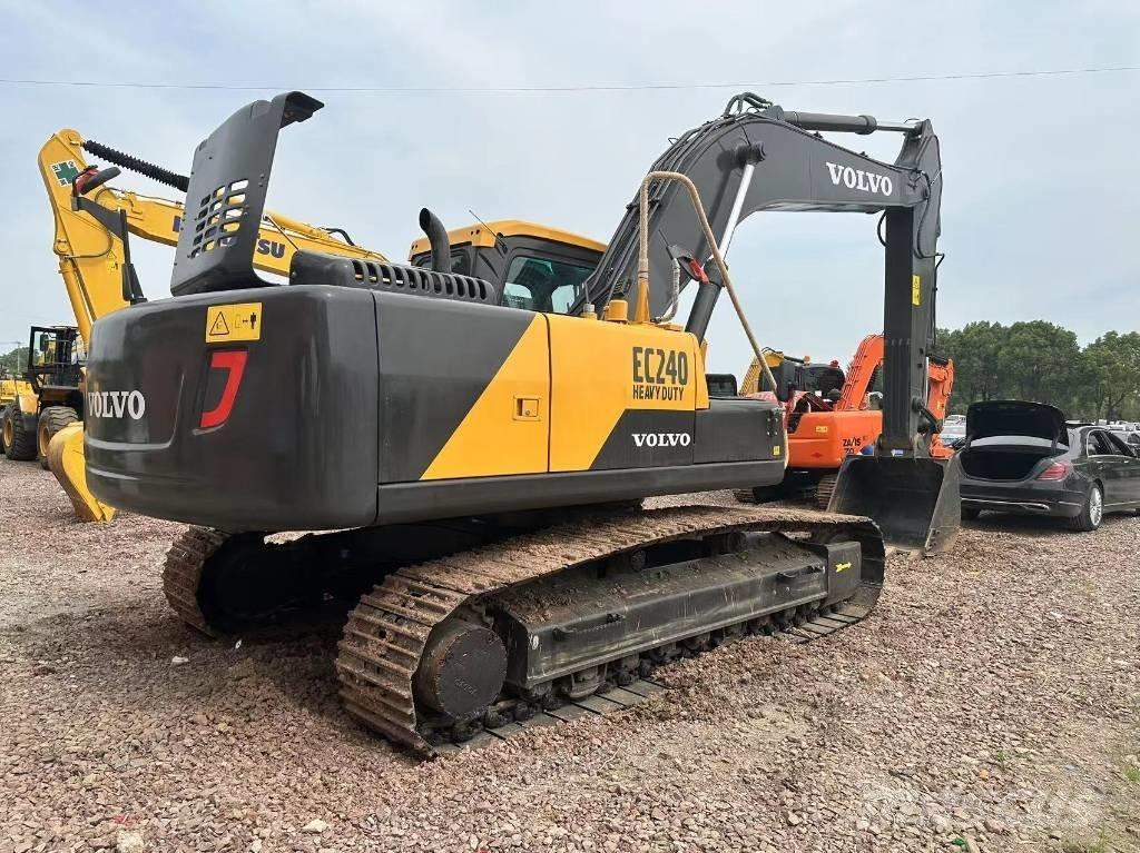 Volvo EC 240 Paletli ekskavatörler