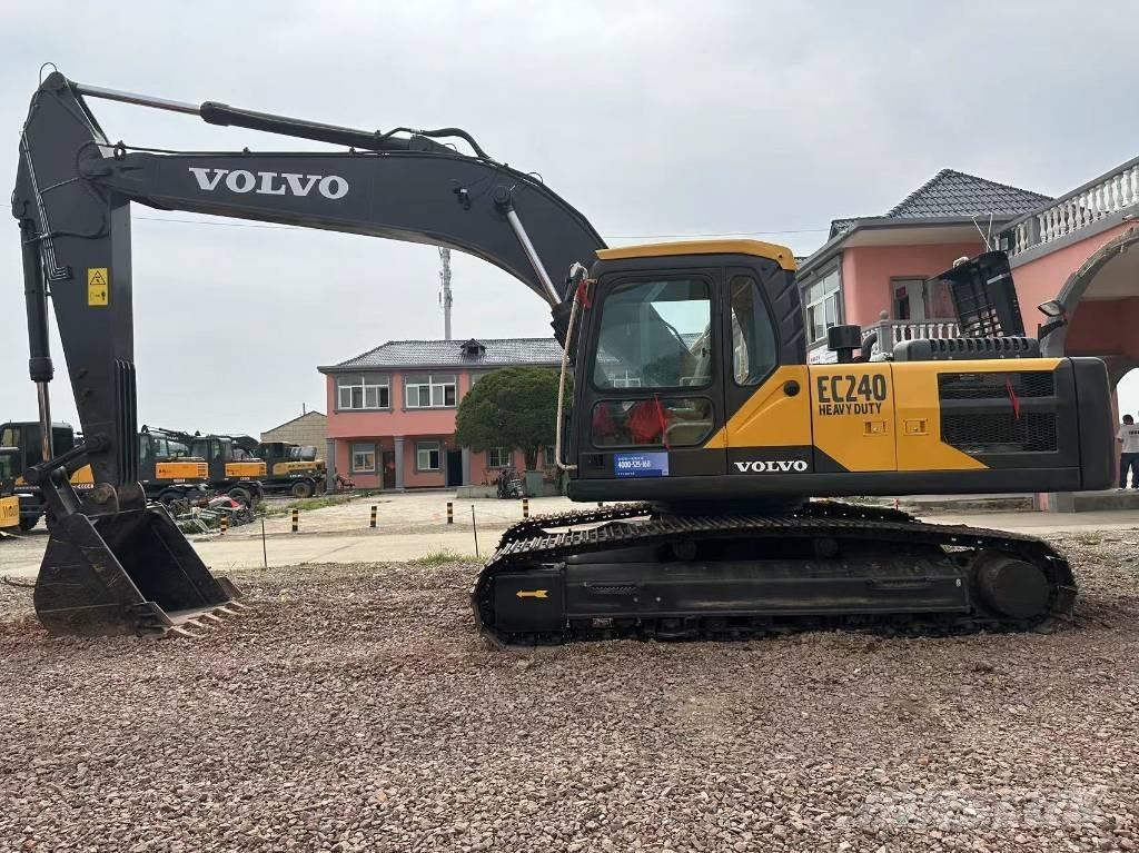 Volvo EC 240 Paletli ekskavatörler