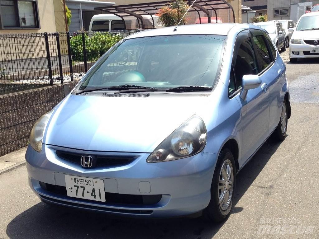 Honda LA-GD1 Otomobiller