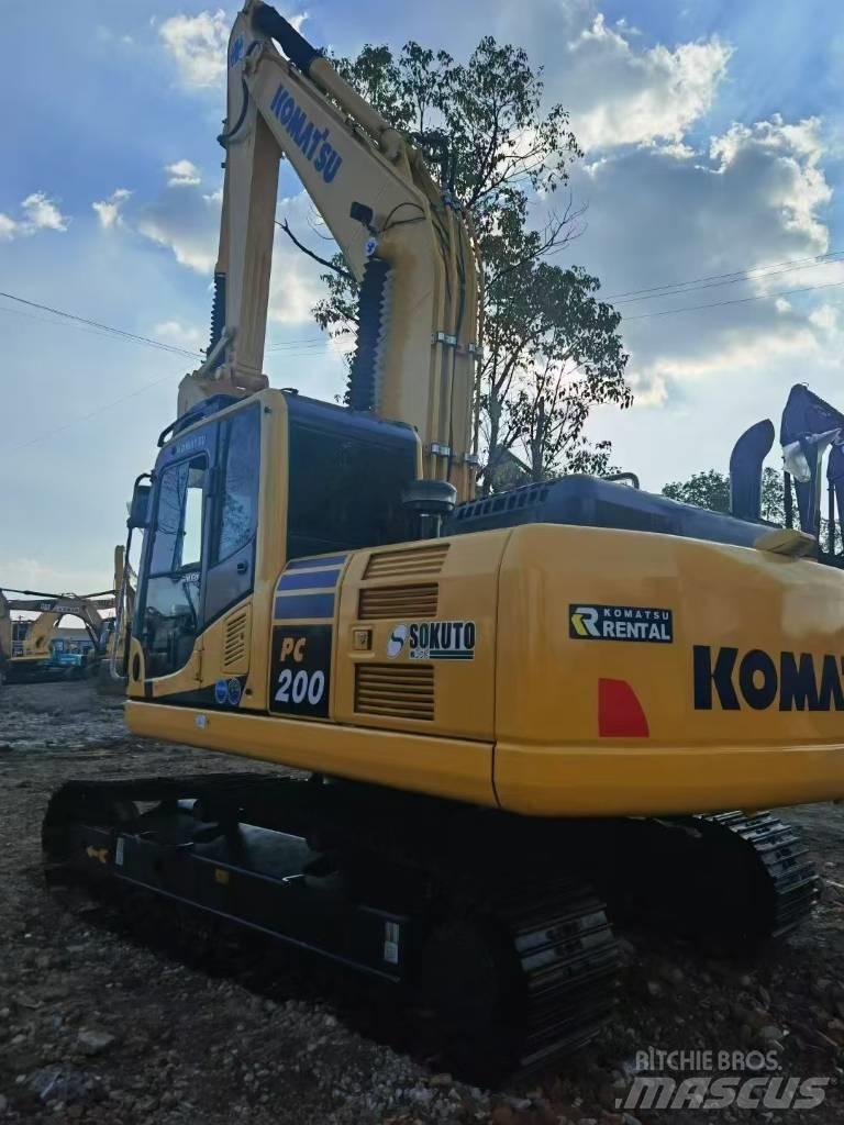 Komatsu 200-8 Paletli ekskavatörler