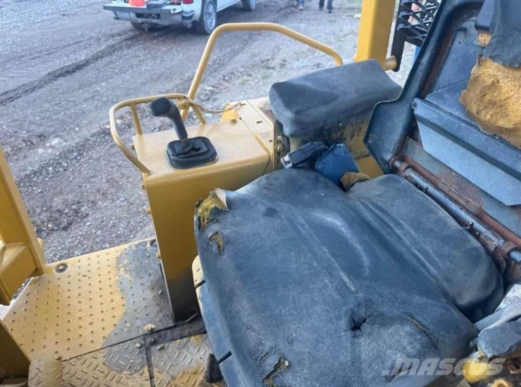 CAT D4C3 Paletli dozerler