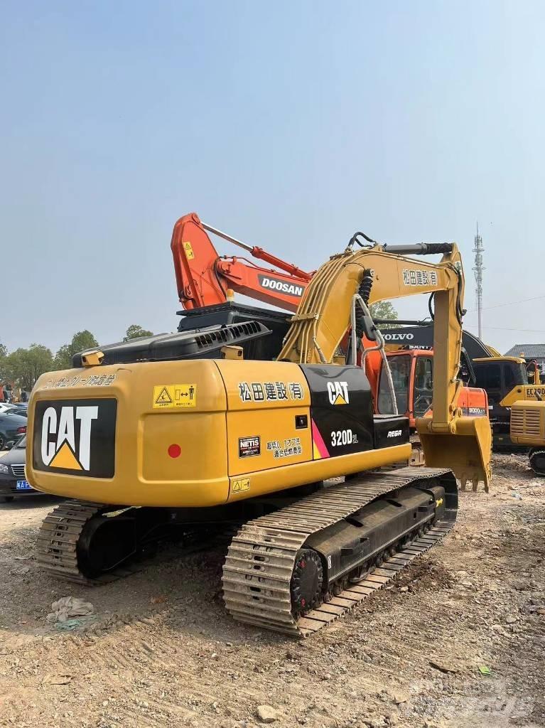 CAT 320 D Paletli ekskavatörler