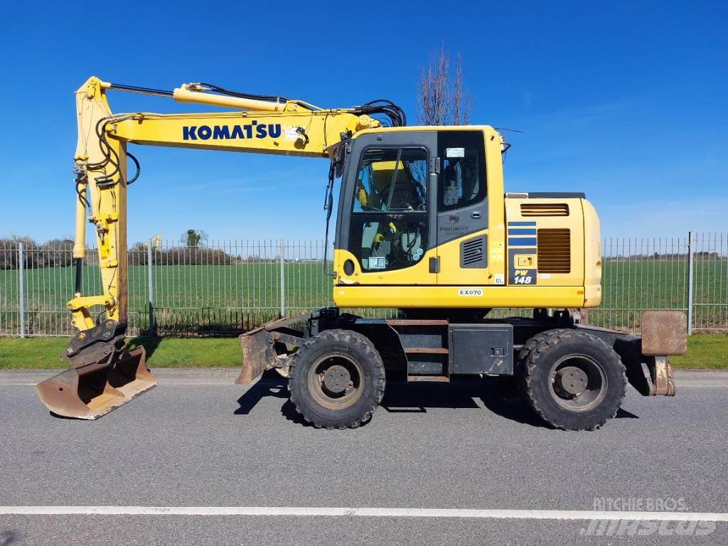 Komatsu PW148-10 Lastik tekerli ekskavatörler