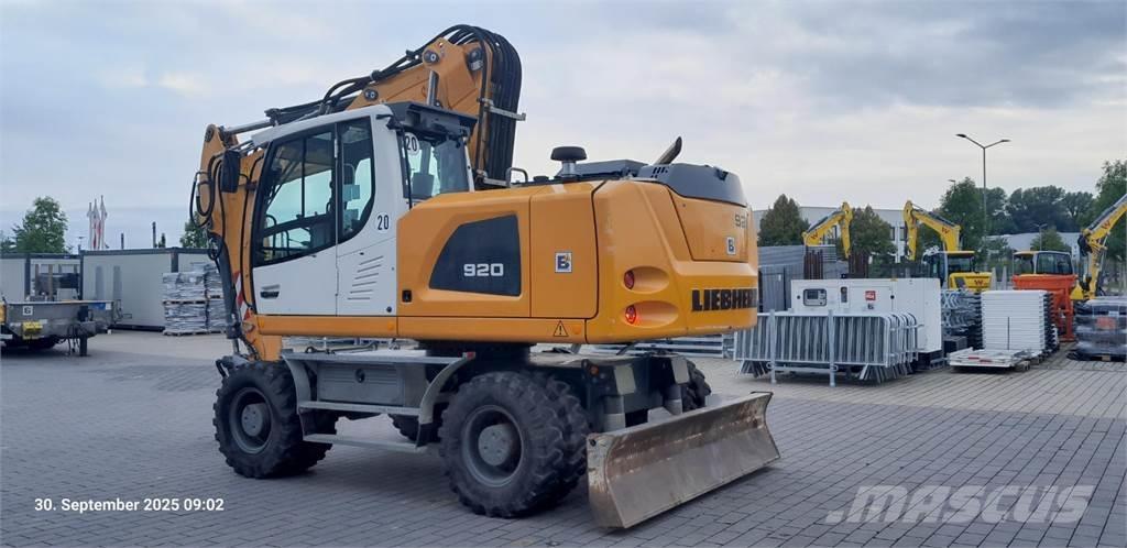 Liebherr A920 Lastik tekerli ekskavatörler