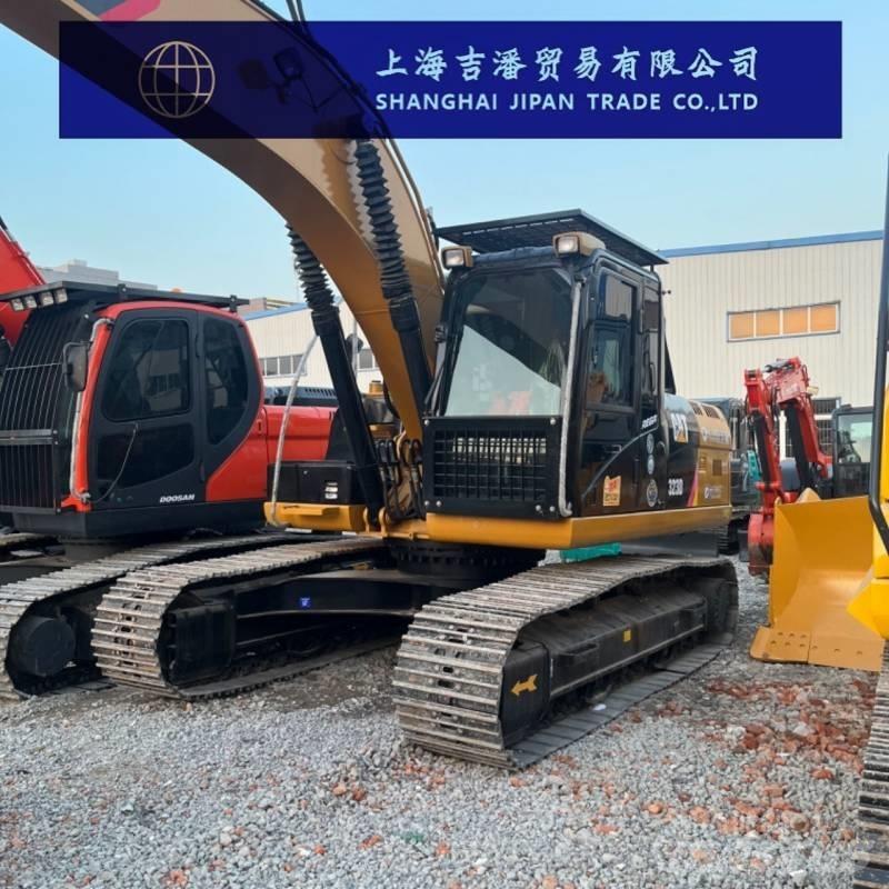CAT 323 D Paletli ekskavatörler