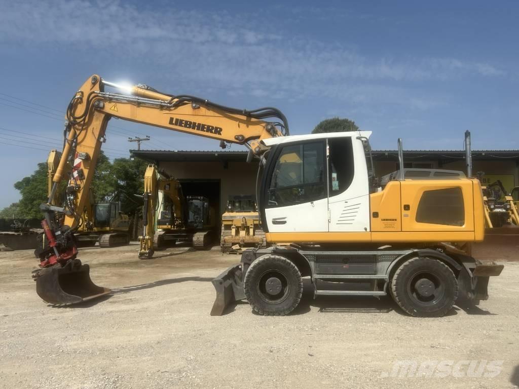 Liebherr 918 Lastik tekerli ekskavatörler