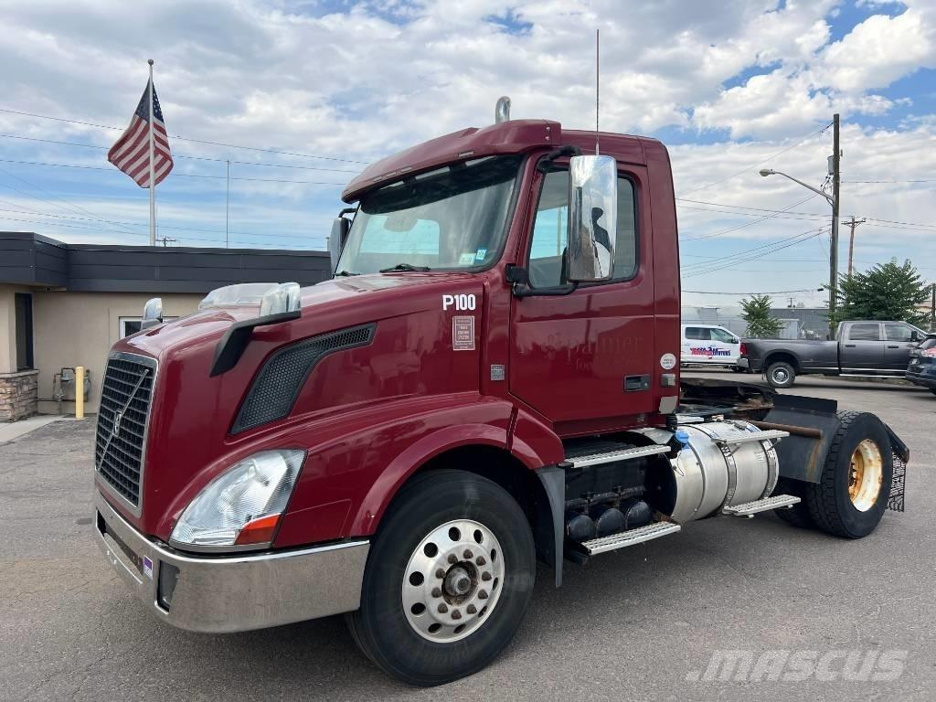 Volvo VNL 42 T300 Çekiciler