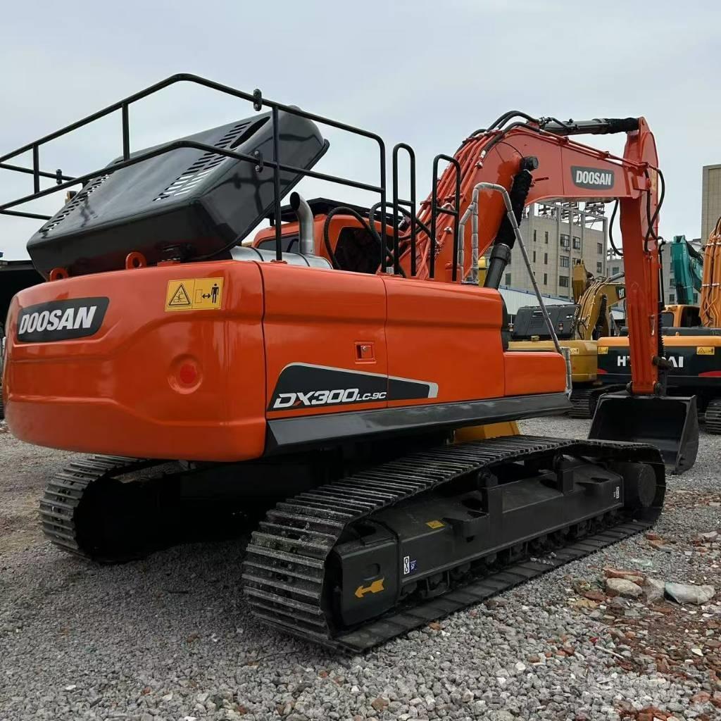 Doosan 300LC-9C Paletli ekskavatörler