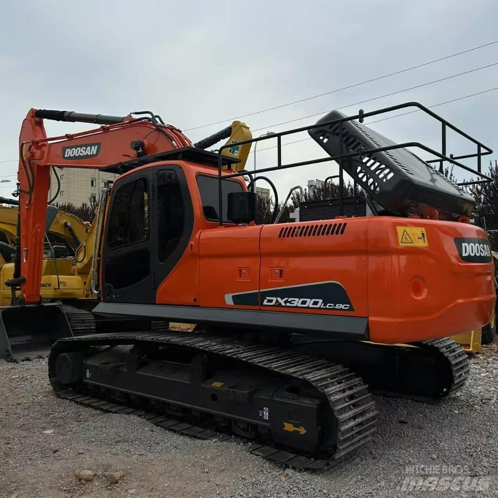 Doosan 300LC-9C Paletli ekskavatörler