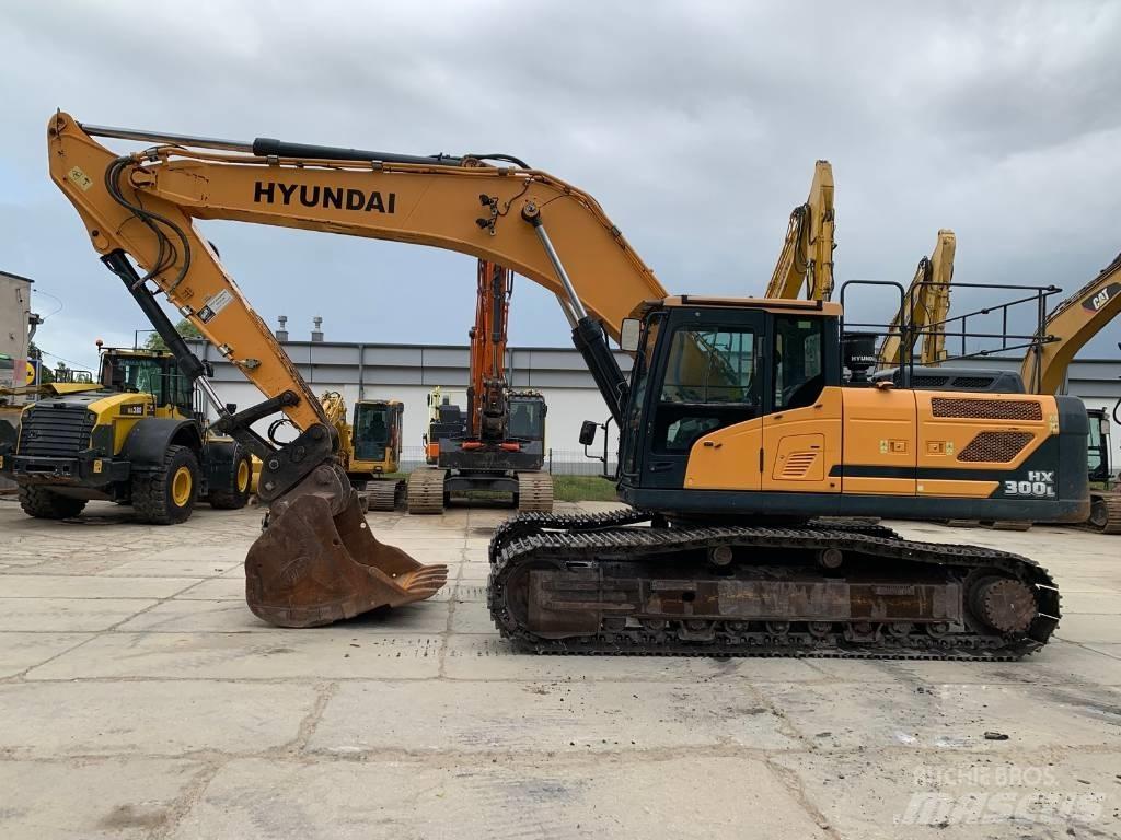Hyundai HX 300 L Paletli ekskavatörler