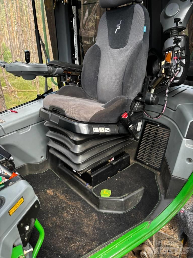 John Deere 1170 E Biçerdöverler