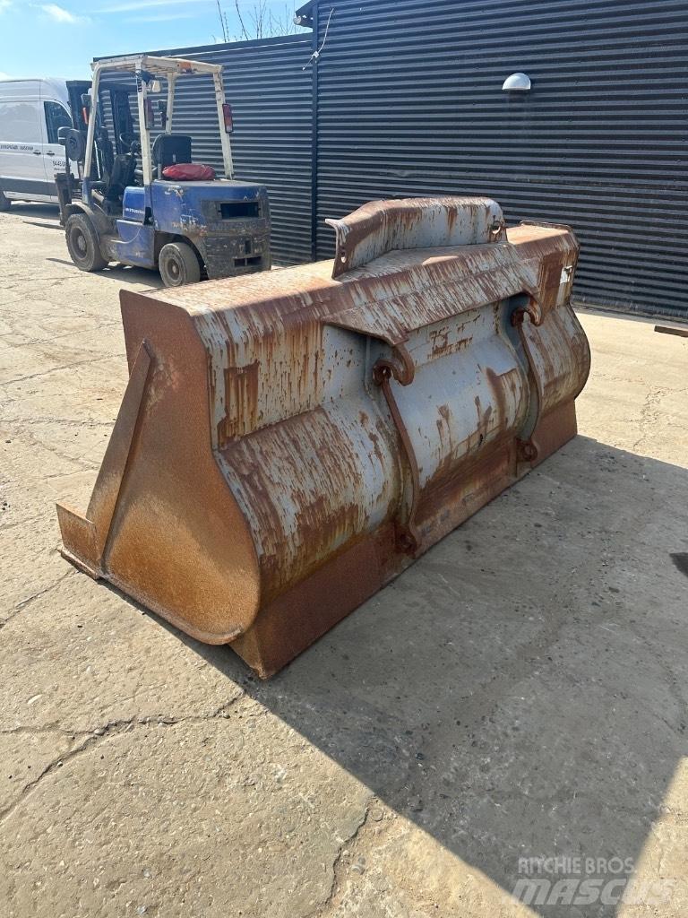 Volvo 2500mm Kovalar