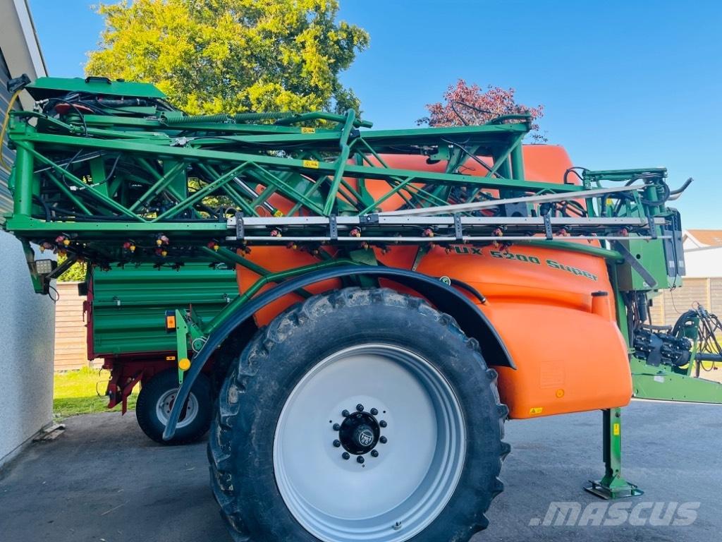 Amazone UX 5200 Çekilir pülverizatörler