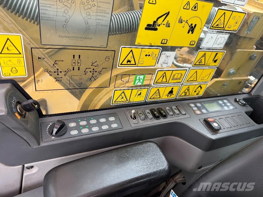 CAT 330 FL Paletli ekskavatörler