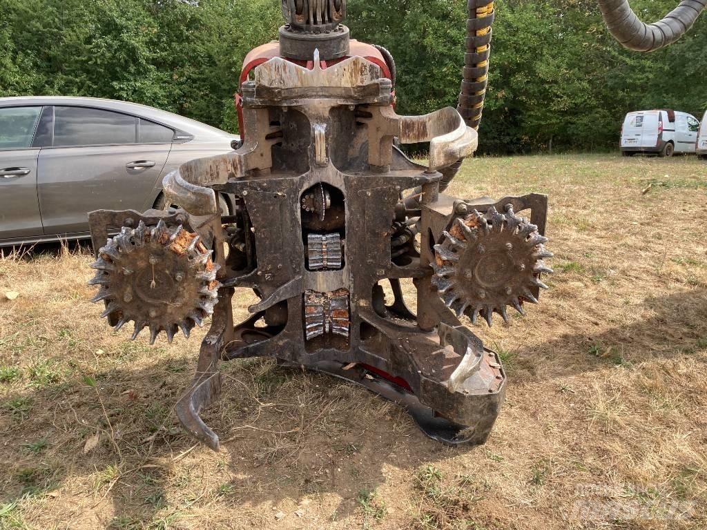 Komatsu 365.1 Agaç kesme robotlari
