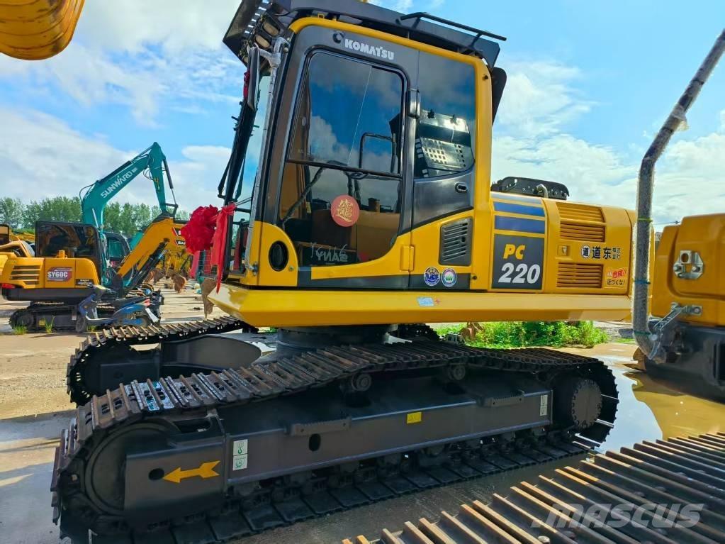 Komatsu PC 220-8 Paletli ekskavatörler