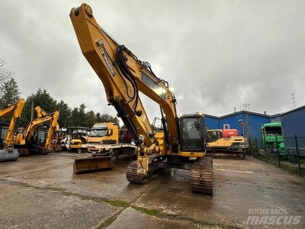 JCB JZ 255 LC Paletli ekskavatörler
